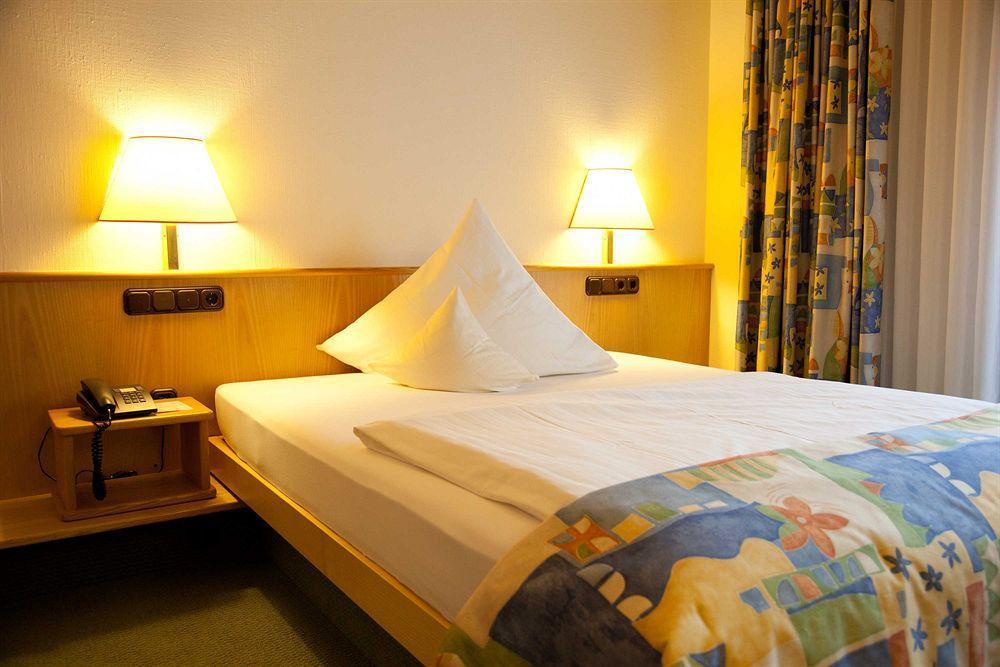 Stadt-Gut-Hotel Filderhotel Ostfildern Esterno foto