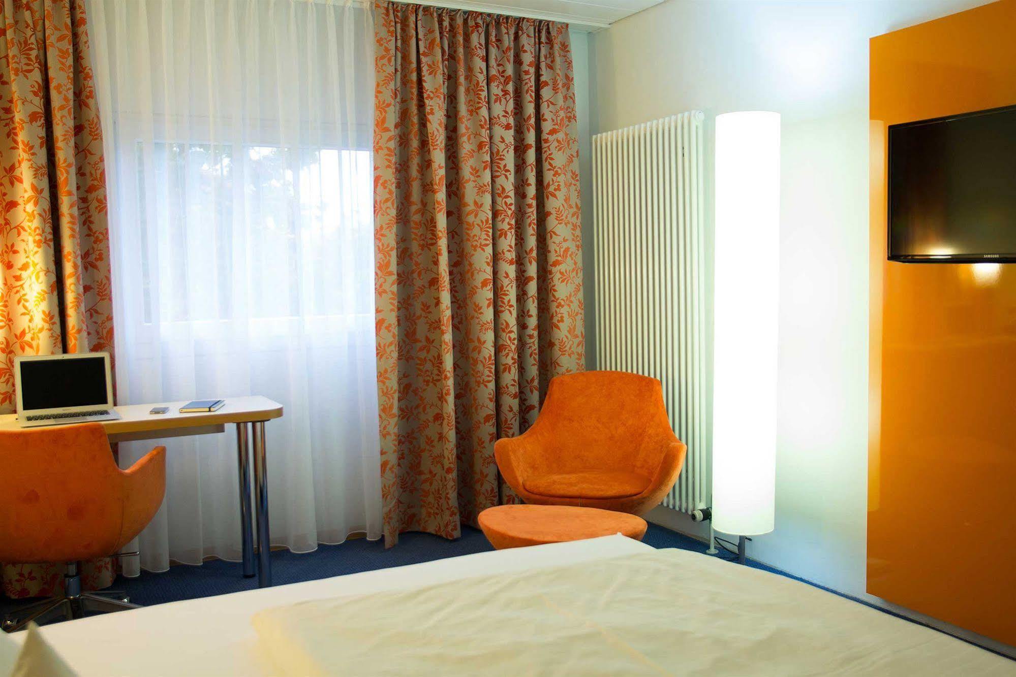 Stadt-Gut-Hotel Filderhotel Ostfildern Esterno foto